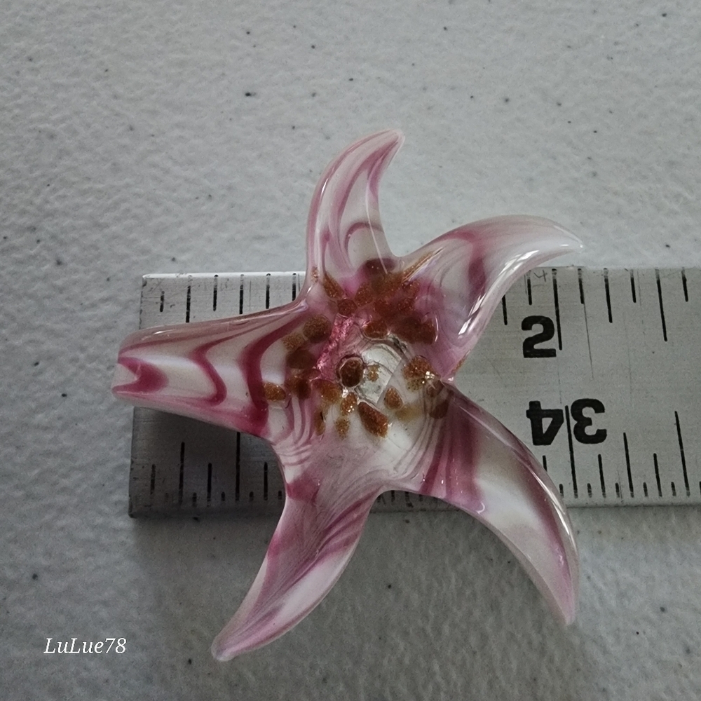 Pink and White Glass Starfish Pendant - Picture 8 of 9